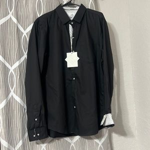 Craft + Flow black long sleeve buttoned down shirt